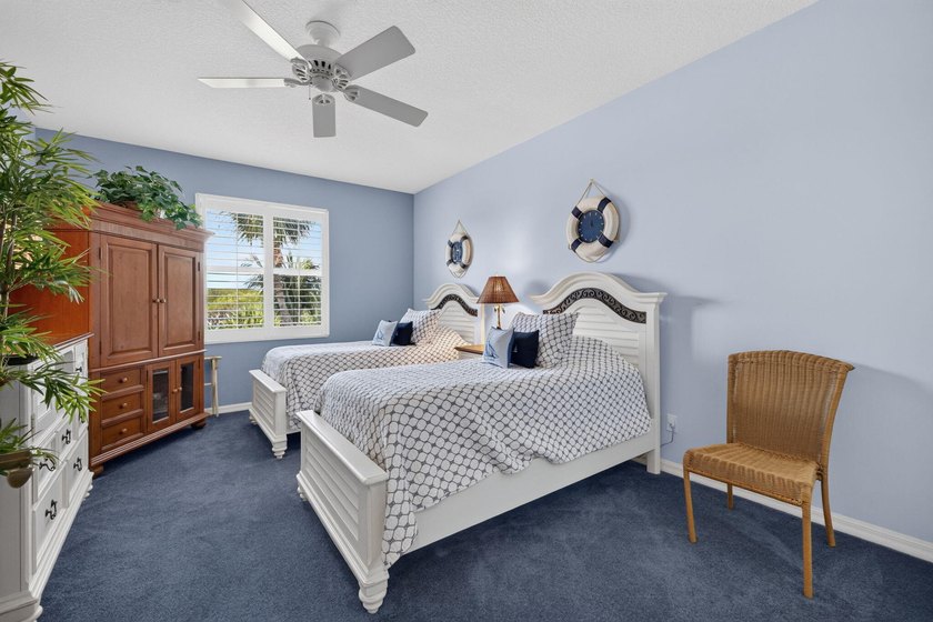 OCEAN VIEWS! Beautiful 3-bedroom 2.5 bath &amp; 1 garage space for - photo 36