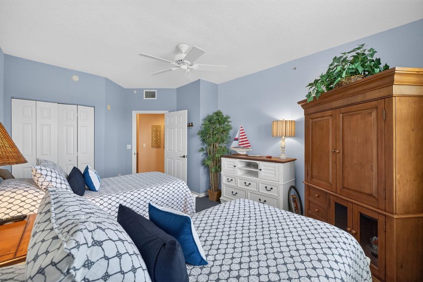 OCEAN VIEWS! Beautiful 3-bedroom 2.5 bath &amp; 1 garage space for - photo 37