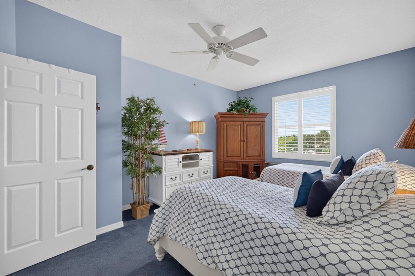 OCEAN VIEWS! Beautiful 3-bedroom 2.5 bath &amp; 1 garage space for - photo 38