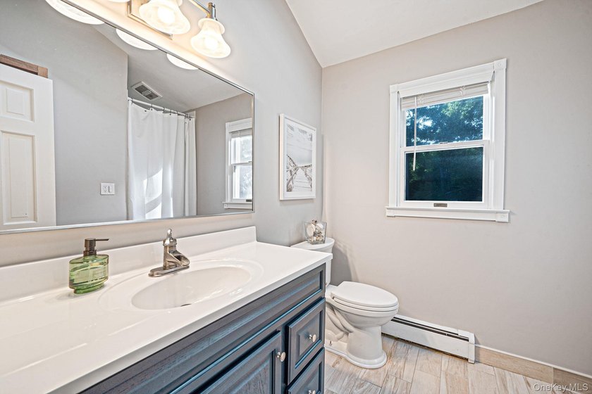 Welcome home to this beautifully maintained 4 bedrooom, 2.5 bath - photo 21