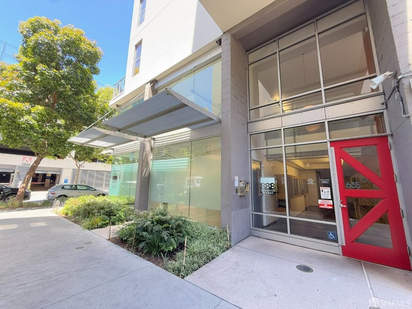 Desirable unit located in a wonderful, thriving neighborhood - photo 24