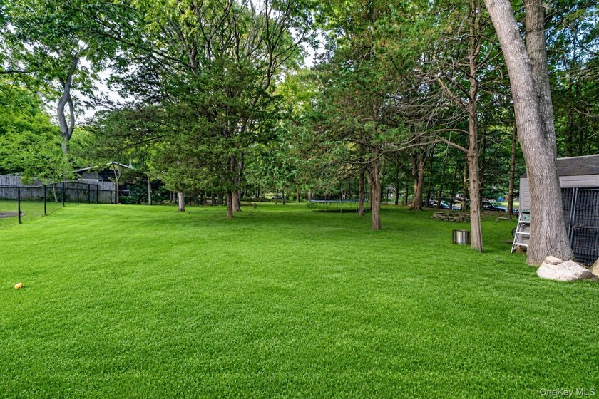 Welcome home to this beautifully maintained 4 bedrooom, 2.5 bath - photo 35