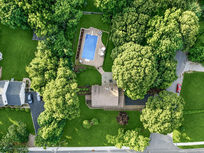 Welcome home to this beautifully maintained 4 bedrooom, 2.5 bath - photo 39