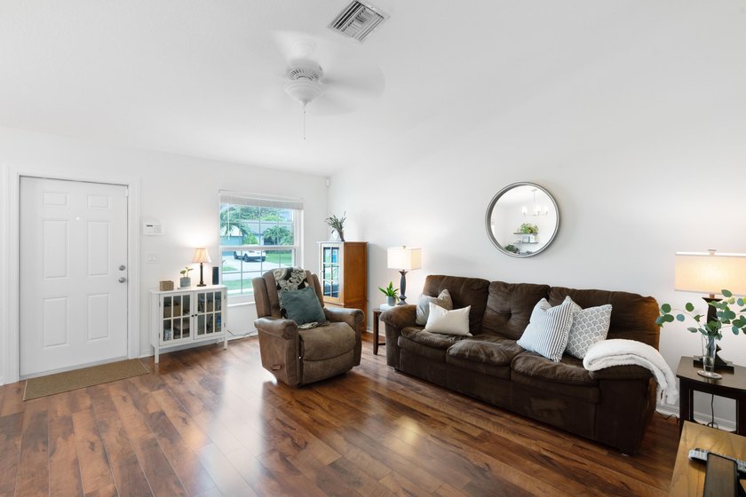 Welcome to 1450 Denlow Lane an immaculately maintained CBS home - photo 16