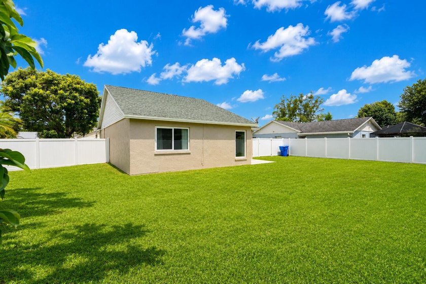 Welcome to 1450 Denlow Lane an immaculately maintained CBS home - photo 31