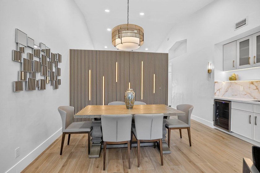 Welcome to a home where contemporary design meets effortless - photo 8