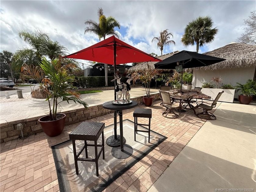 Enjoy privacy and convenience on this oversized 2,681 sq ft RV - photo 15