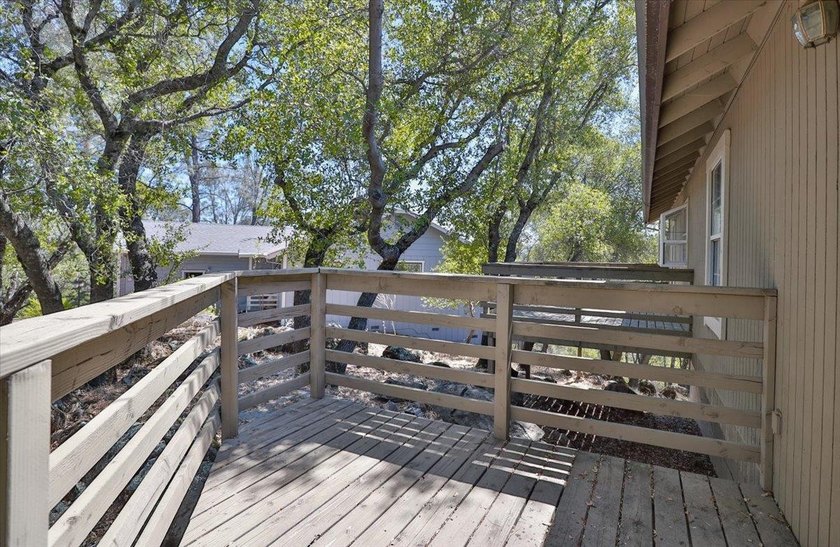 Welcome to your private retreat in the gated community of Auburn - photo 23