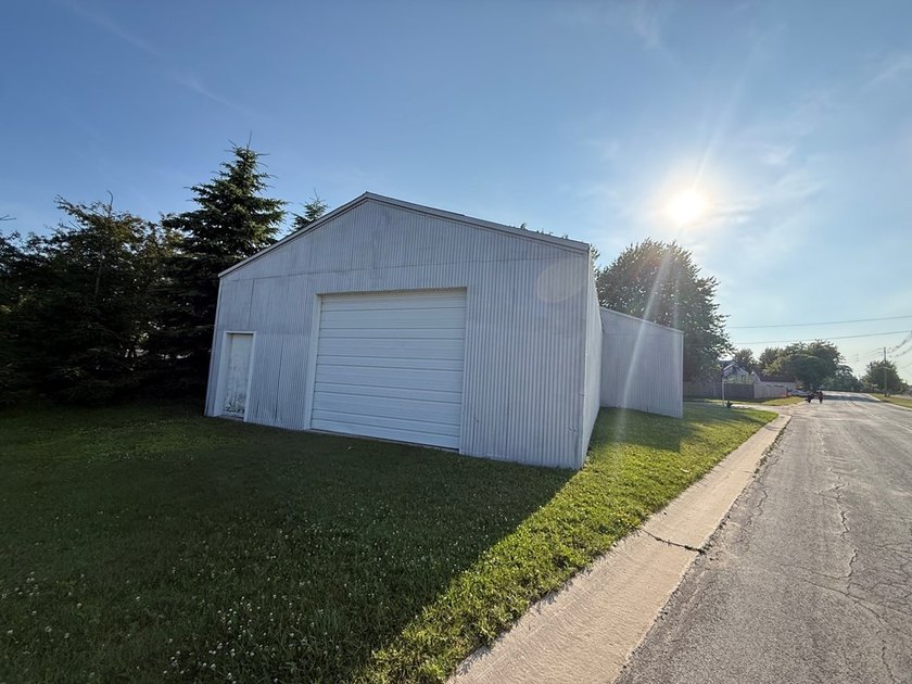 Looking for extra storage space in Algoma? This versatile - photo 6