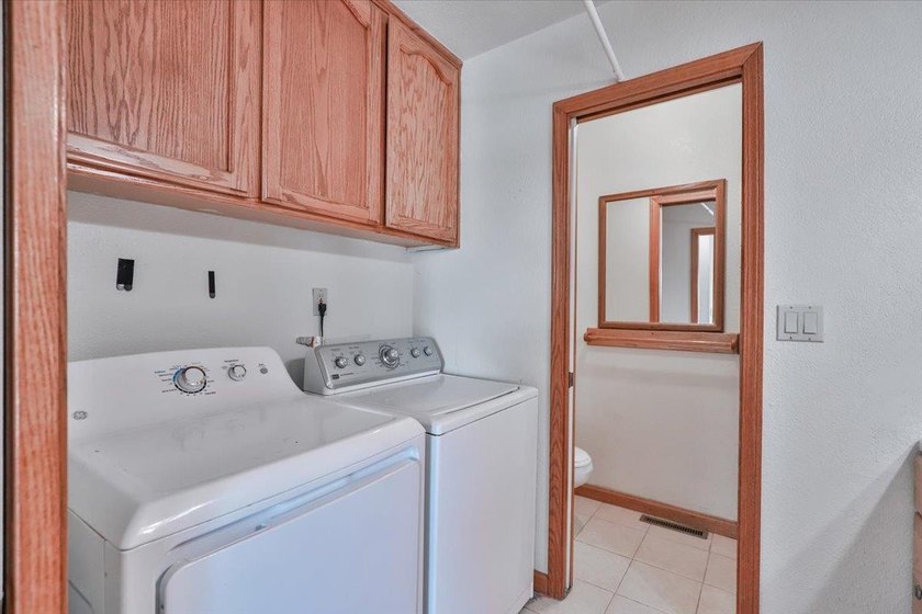 Welcome to your private retreat in the gated community of Auburn - photo 28