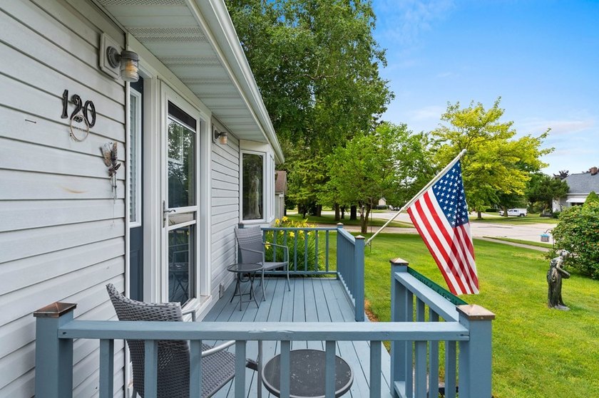 Just a stone's throw from Lake Michigan in the heart of Algoma - photo 7