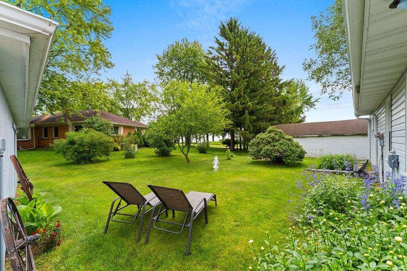 Just a stone's throw from Lake Michigan in the heart of Algoma - photo 9