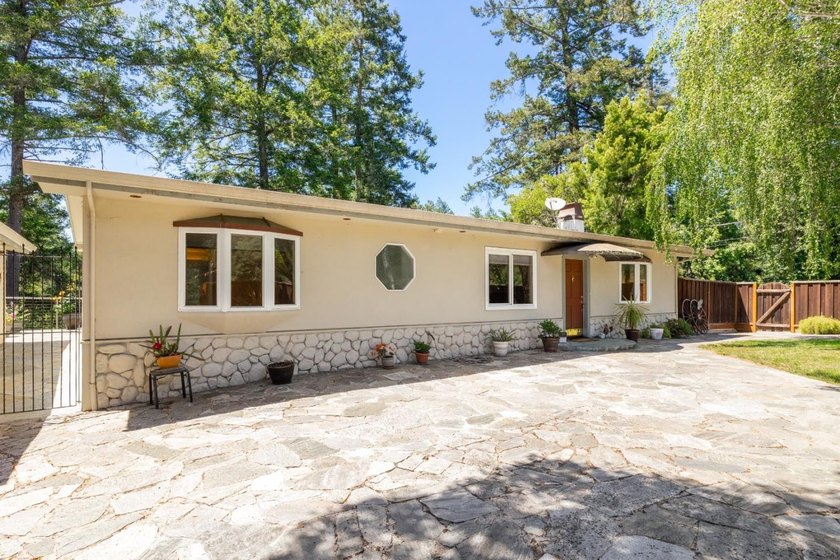 Price reduced. Sellers have closed on their forever home out of - photo 2