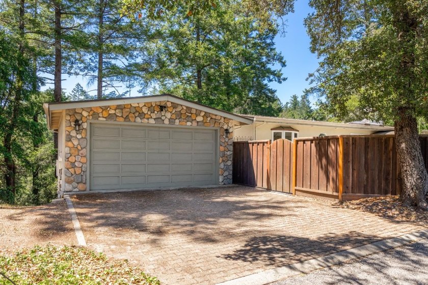 Price reduced. Sellers have closed on their forever home out of - photo 6