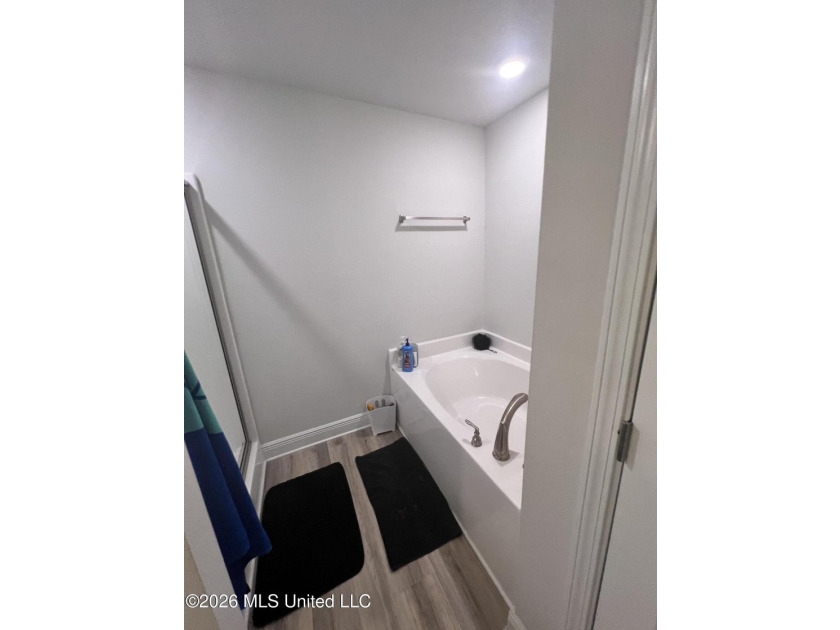 Beautiful all-brick 4-bedroom, 2-bath home that feels like - photo 8