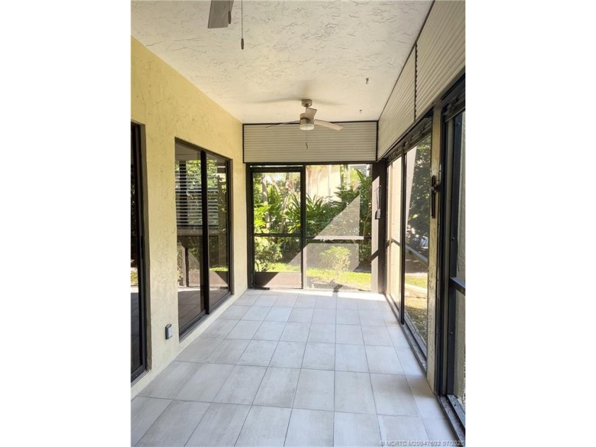 NO REMODELED UNIT HAS SOLD FOR THIS AMOUNT IN 5-6 YEARS.THIS - photo 9