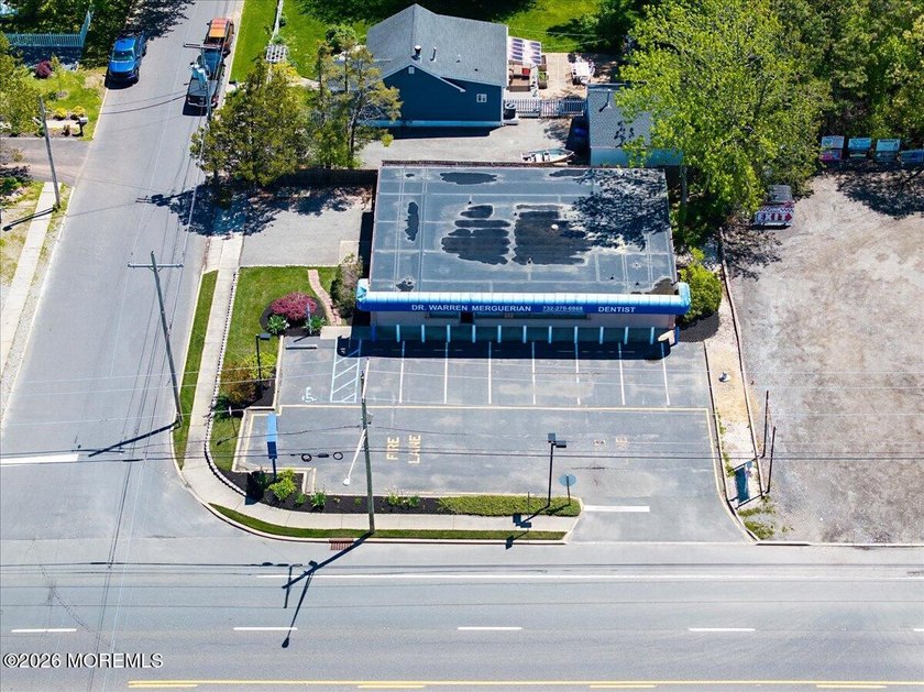 Perfectly positioned to capture the surge of summer traffic that - photo 35