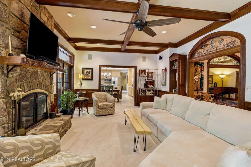 Tucked beneath a private wooded canopy in Oak Ridge's Riverbend - photo 8