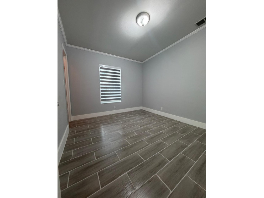 Welcome to this well-proportioned manufactured home in Atlantis - photo 9