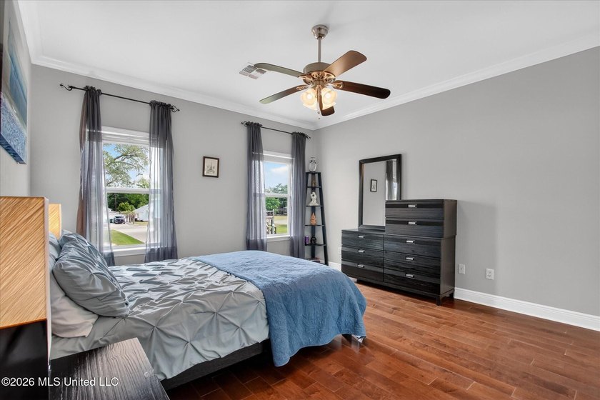 Beautiful coastal beach home just moments from the water - photo 10