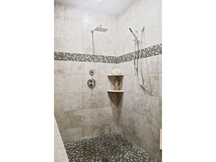 Experience exceptional loft living in this stunning 2BR/2BA - photo 24