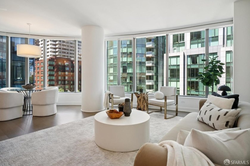 Elegant two-bedroom, two-bathroom residence at Lumina, offering - photo 8