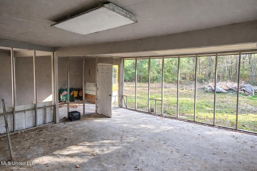 This livable fixer upper offers a great opportunity for buyers - photo 12