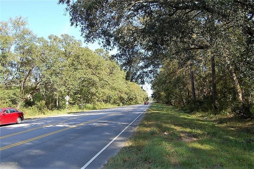 Just over an acre located on Laurel Bay Rd, just minutes to MCAS - photo 2