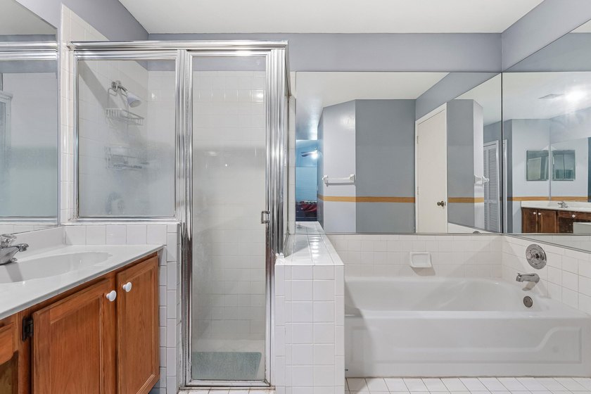 RARE OPPORTUNITY IN STONEBRIAR WITH 5 BEDROOMS, 3.5 BATHS! - photo 15