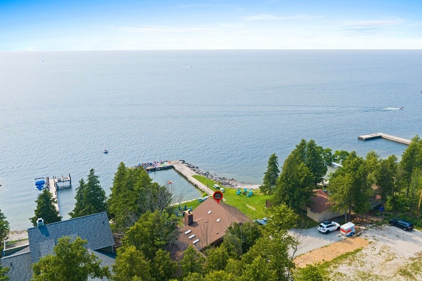 A true needle in a haystack! This rare 125-foot waterfront - photo 6