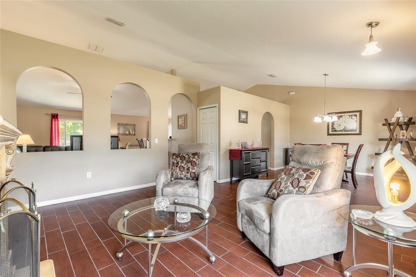 Welcome to this beautifully maintained 4-bedroom, 2-bath home in - photo 8