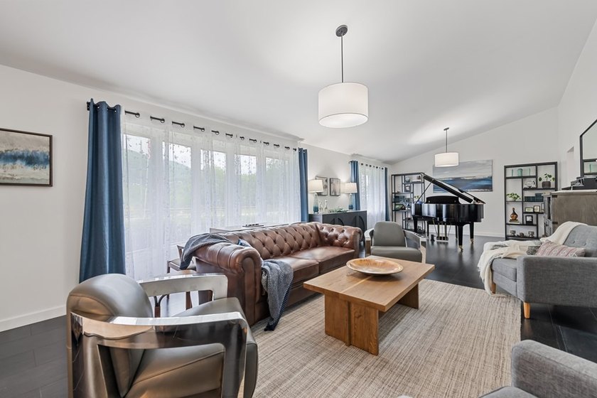 Experience elevated mountain living with the rare combination of - photo 9