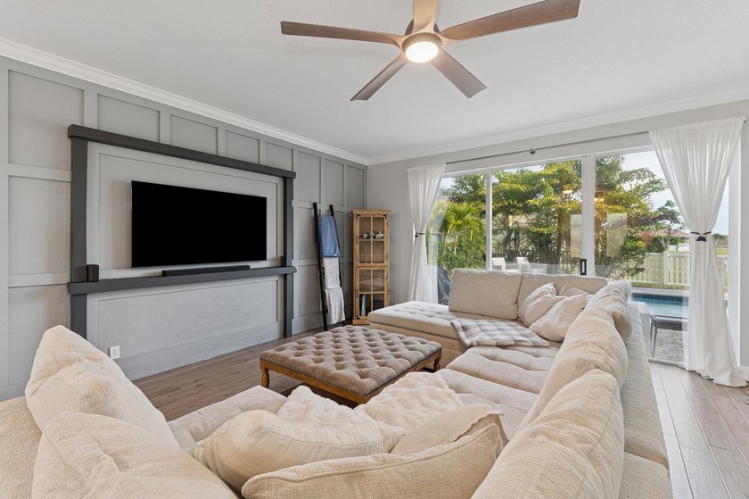 Welcome to this beautifully updated lakefront estate residence - photo 4