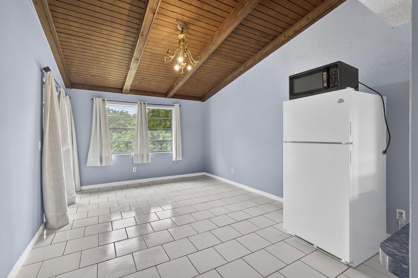 SELLER IS OFFERING A CREDIT TOWARD THE BUYER'S CLOSING COSTS! - photo 16