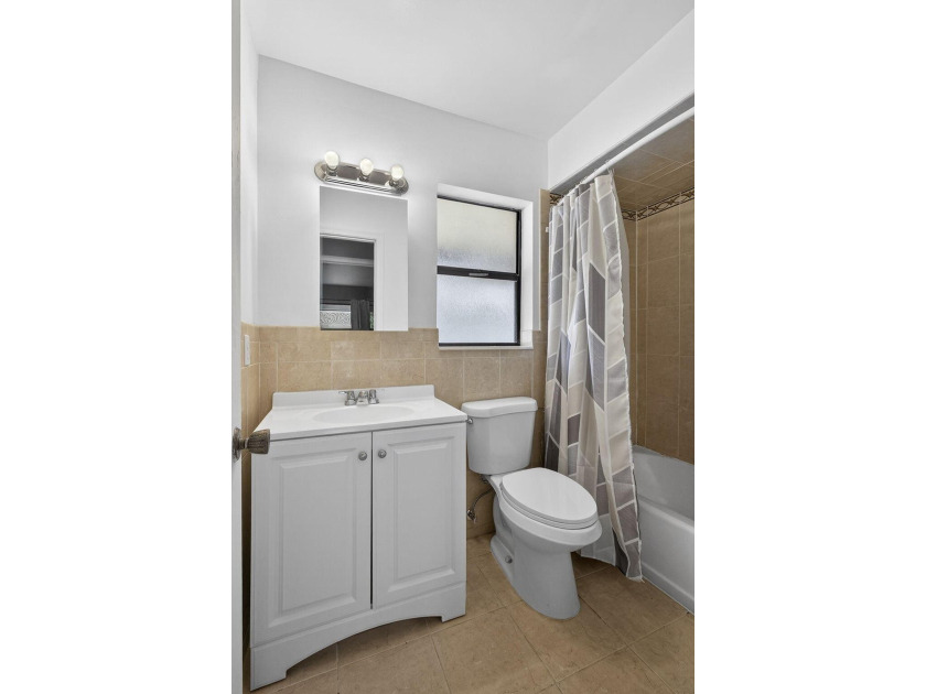 SELLER IS OFFERING A CREDIT TOWARD THE BUYER'S CLOSING COSTS! - photo 17