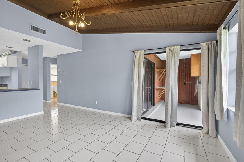 SELLER IS OFFERING A CREDIT TOWARD THE BUYER'S CLOSING COSTS! - photo 21