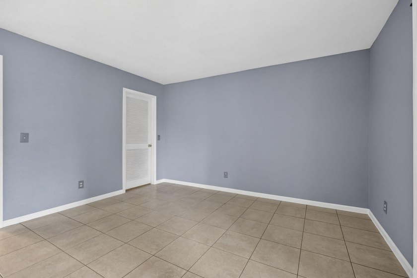 SELLER IS OFFERING A CREDIT TOWARD THE BUYER'S CLOSING COSTS! - photo 24