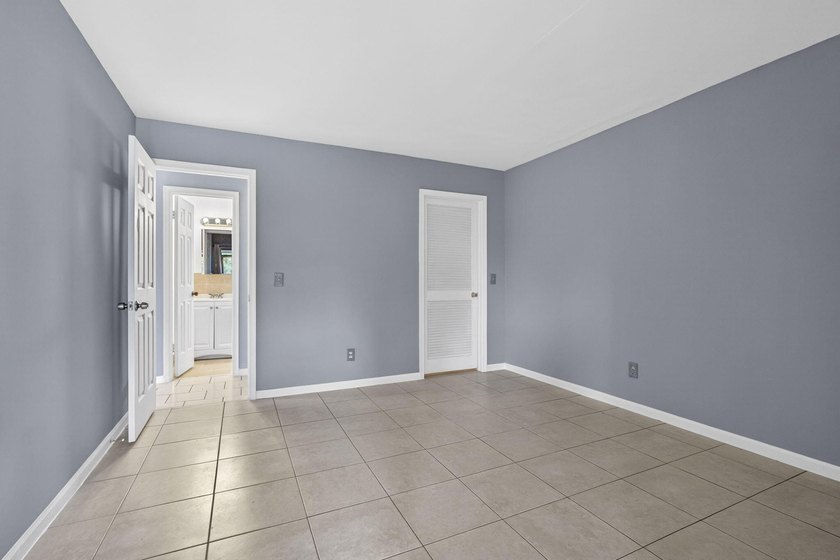 SELLER IS OFFERING A CREDIT TOWARD THE BUYER'S CLOSING COSTS! - photo 25
