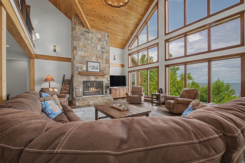 Experience exceptional and extremely private waterfront living - photo 8
