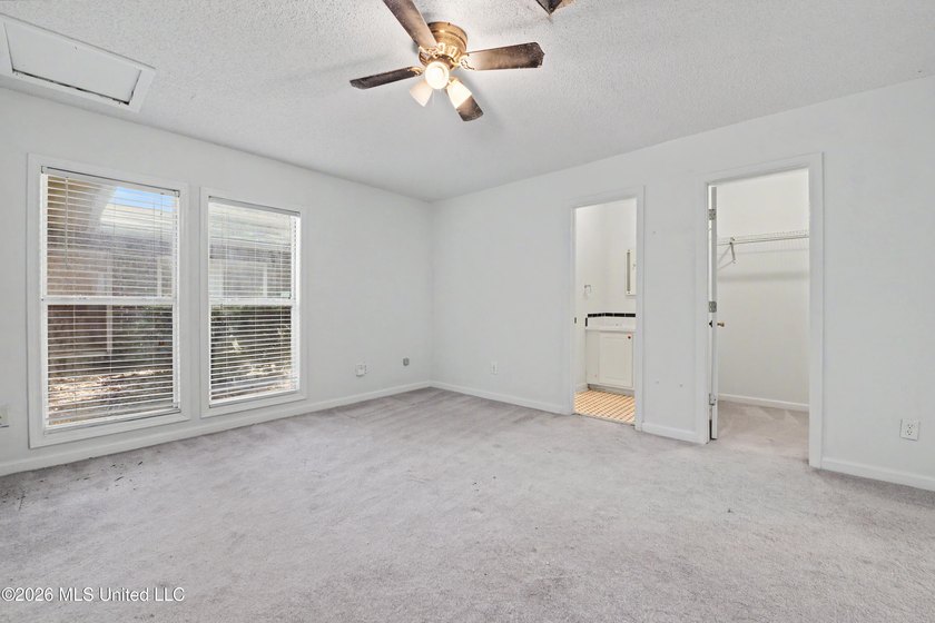 Welcome to this beautiful, spacious, 3-bedroom, 2 bath home in - photo 12