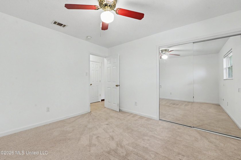Welcome to this beautiful, spacious, 3-bedroom, 2 bath home in - photo 20