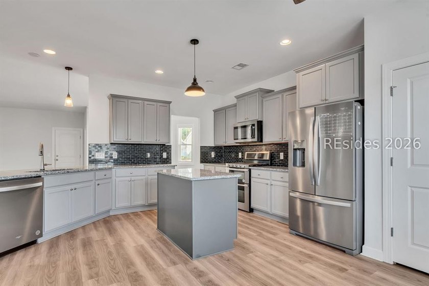 Welcome to 392 Station Parkway, where Lowcountry charm meets - photo 22