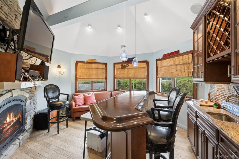 Spacious and beautifully maintained 3-bedroom, 2.5-bath home - photo 22