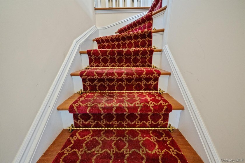 Spacious and beautifully maintained 3-bedroom, 2.5-bath home - photo 25