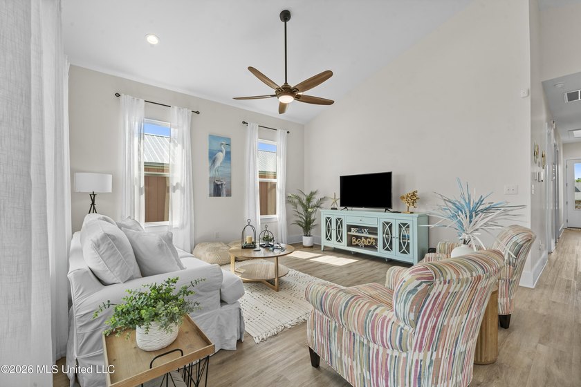 Welcome to this charming 1,400 sq ft, 3-bedroom, 2.5 bath raised - photo 7