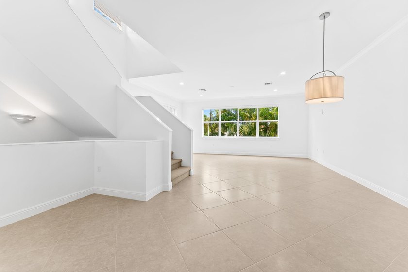 Downtown Fort Lauderdale Townhouse in Gated Community. Corner - photo 5
