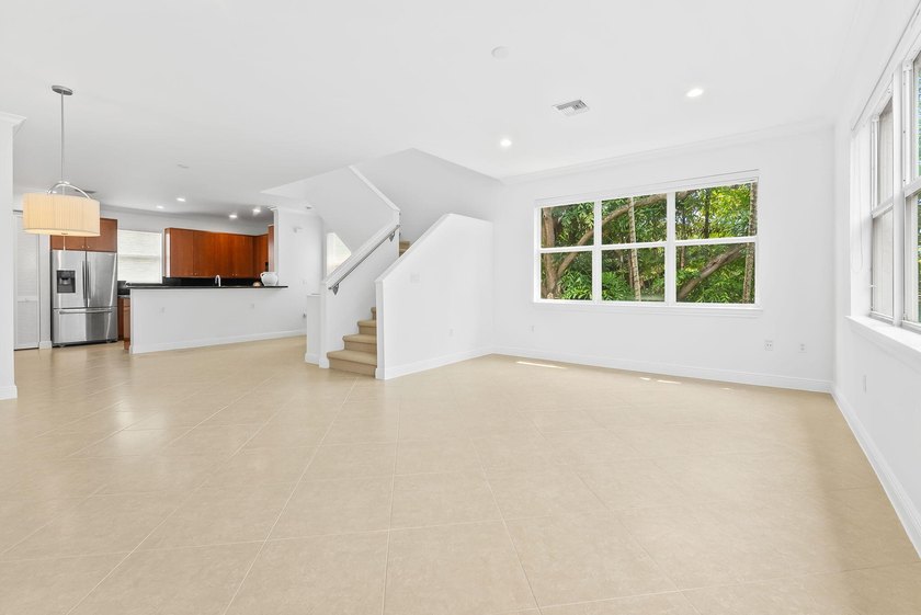 Downtown Fort Lauderdale Townhouse in Gated Community. Corner - photo 9