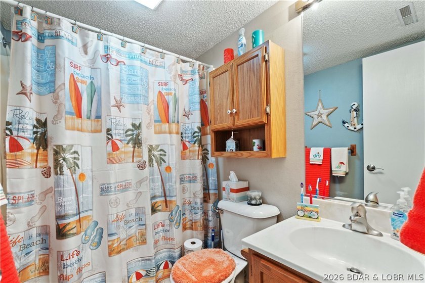 Motivated sellers! Experience the ultimate lakefront lifestyle - photo 24