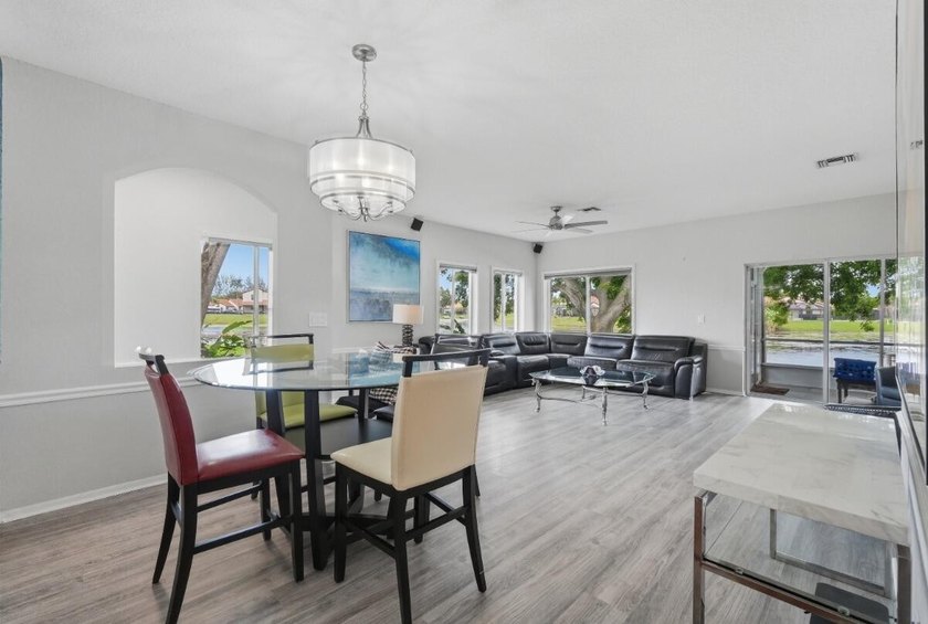 Beautifully updated 3-bedroom, 2-bath corner villa with 1,495 sq - photo 8