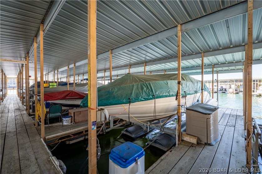 Motivated sellers! Experience the ultimate lakefront lifestyle - photo 37